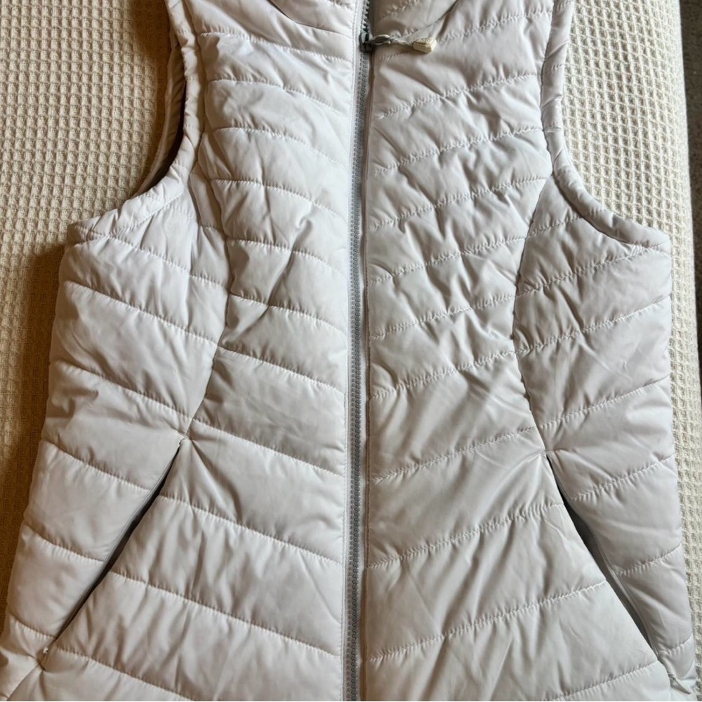 DSG Women's Light Gray Quilted Vest